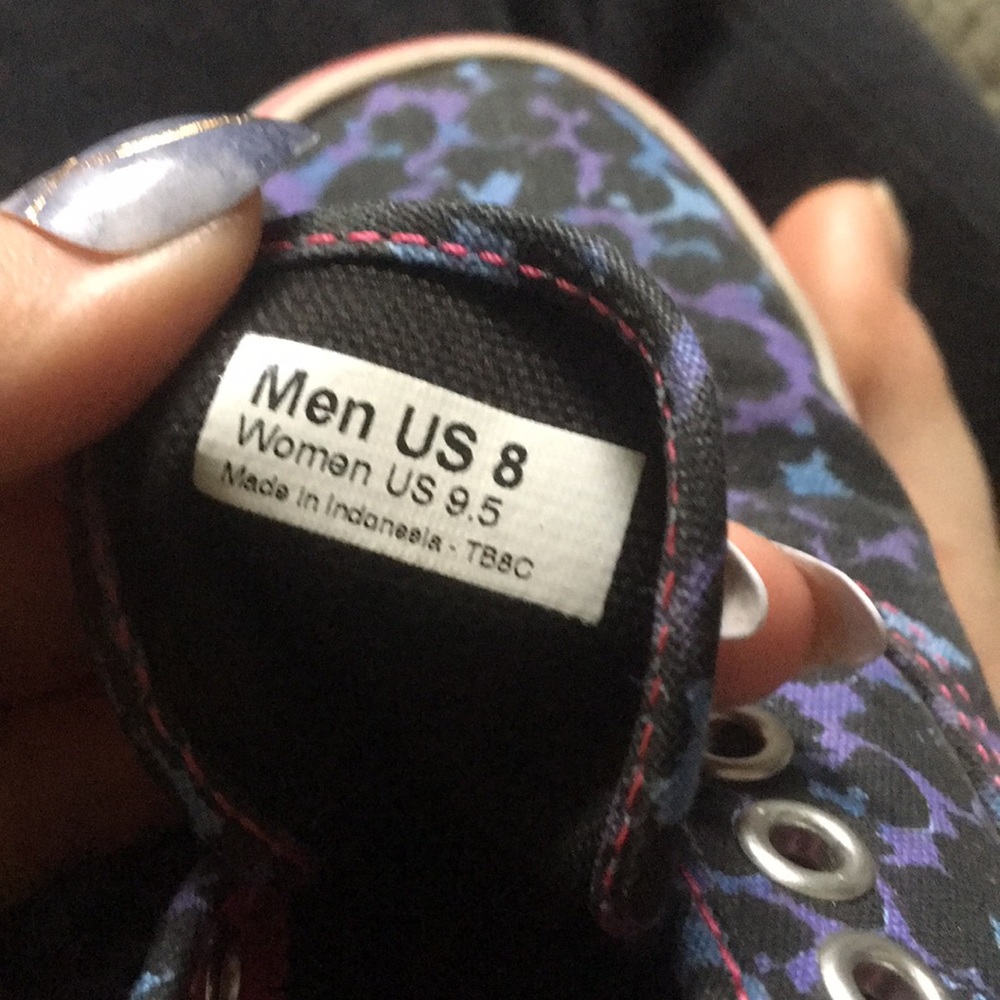 Vans - Picture 4 of 6